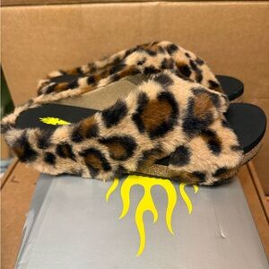 Volatile Leopard Print Faux Fur Slide Sandals women’s size 8 New with box